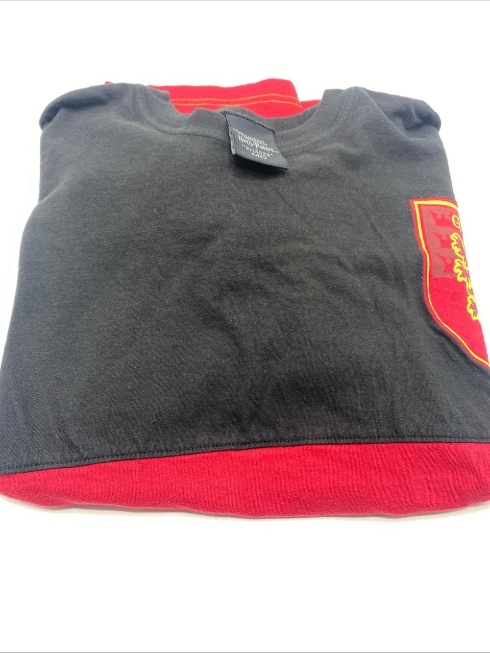 Harry Potter Spirit Jersey Universal Studios Gryffindor Pullover Medium Red Blac - Picture 5 of 7